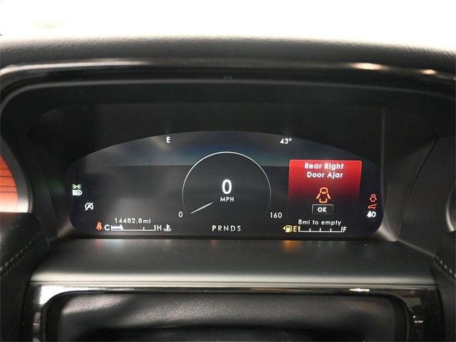 Used 2023 Lincoln Nautilus Reserve w/ Luxury Package image 18