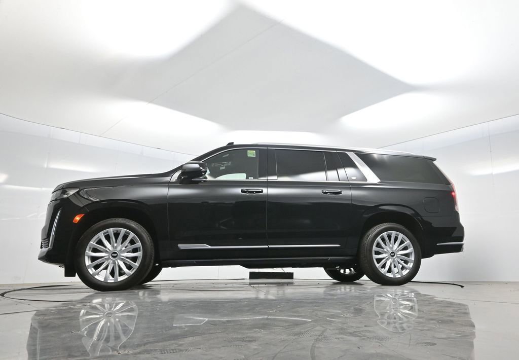 Used 2023 Cadillac Escalade ESV Luxury image 7