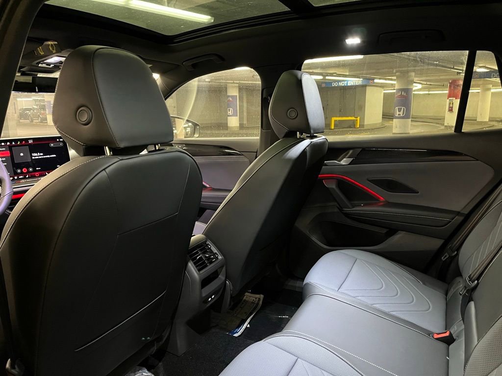 New 2025 Volkswagen Tiguan SE R-Line image 24