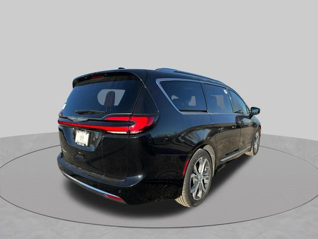 New 2026 Chrysler Pacifica Pinnacle FWD video 3