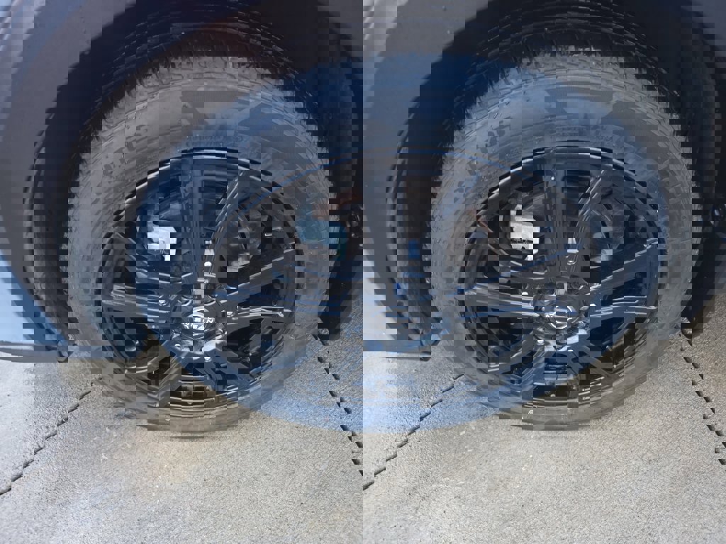 Used 2023 Nissan Kicks SR w/ SR Premium Package image 11