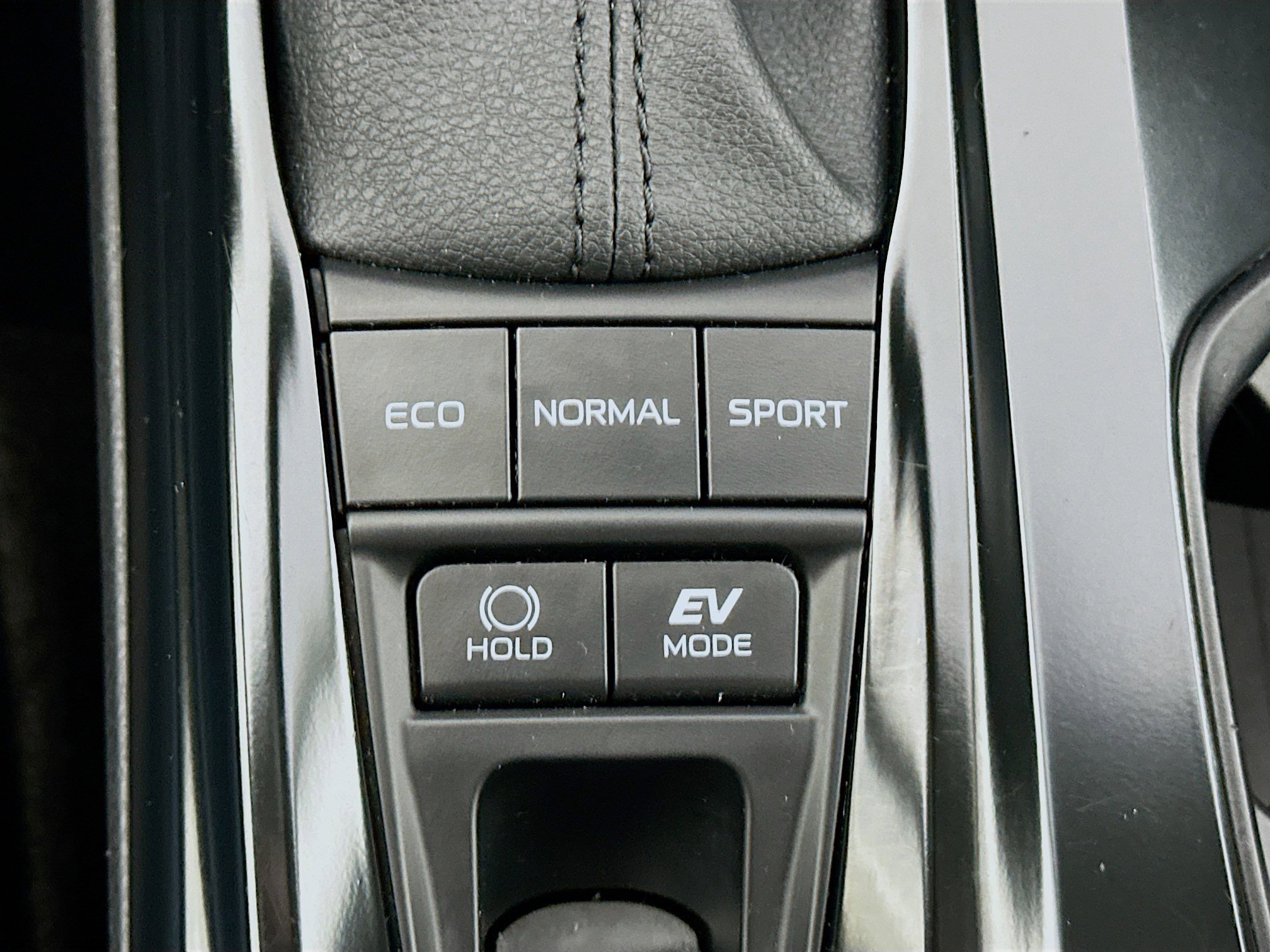 Used 2025 Toyota Camry LE image 25