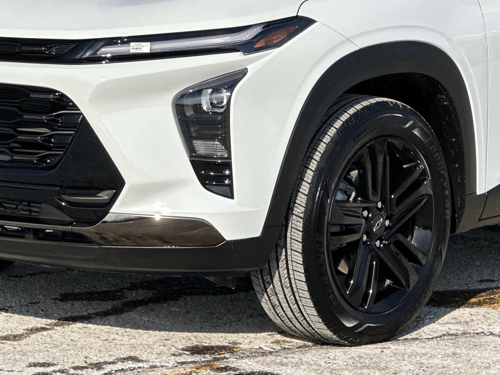 Used 2025 Chevrolet Trax ACTIV w/ Sunroof Package image 7