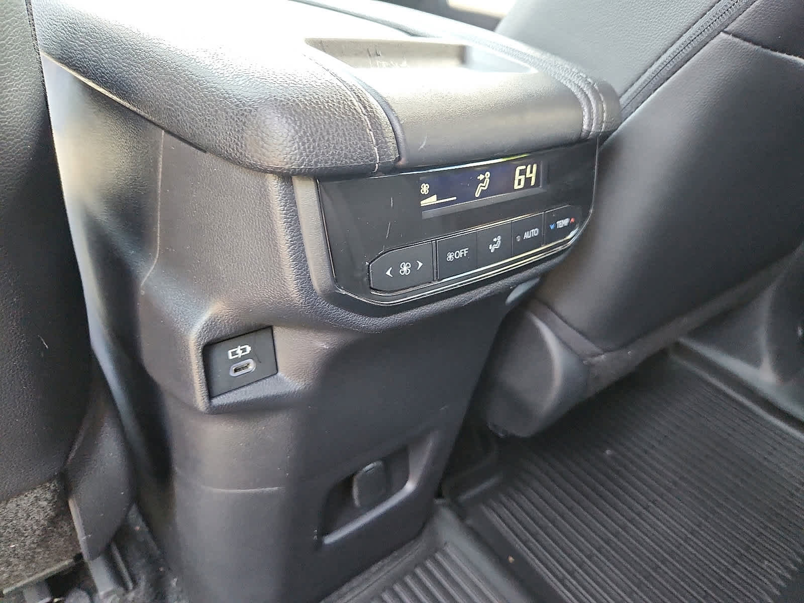 Certified 2024 Toyota Grand Highlander XLE image 12