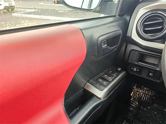 Used 2018 Toyota Tacoma SR5 image 34