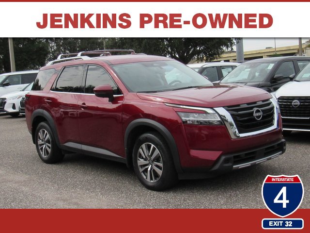 Used 2023 Nissan Pathfinder SL image 1