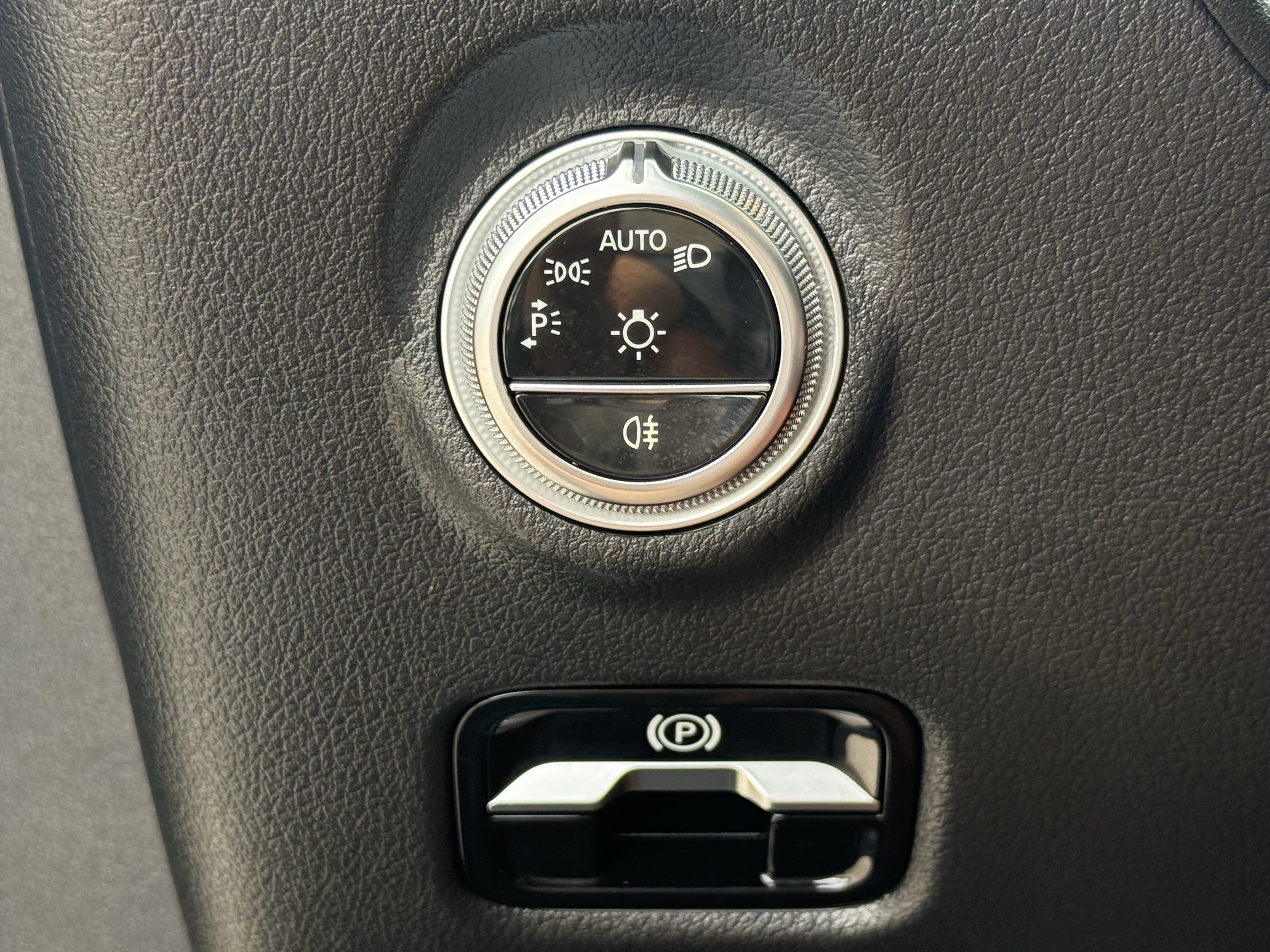 Used 2024 Mercedes-Benz C 300 Sedan image 24