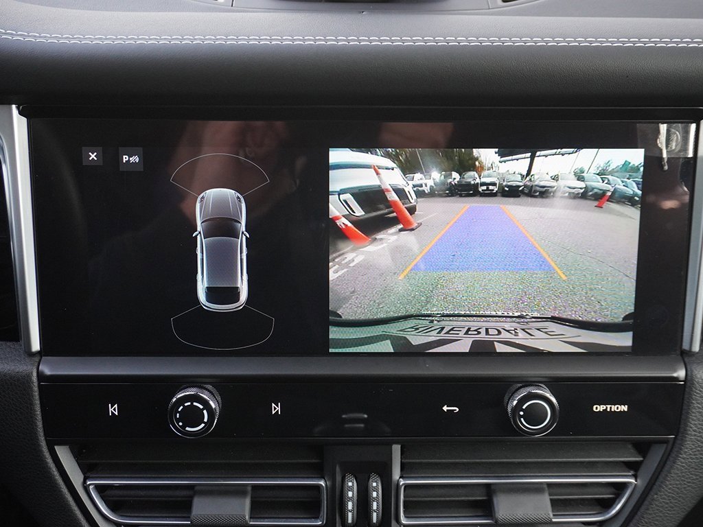 Used 2022 Porsche Macan image 50