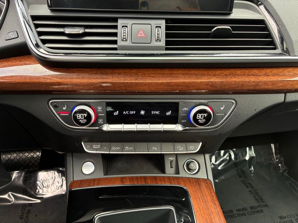 Used 2023 Audi Q5 2.0T Premium w/ Convenience Package image 31