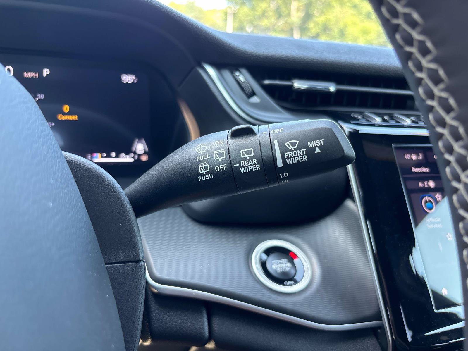 Used 2025 Jeep Grand Cherokee Altitude AWD/4WD image 26