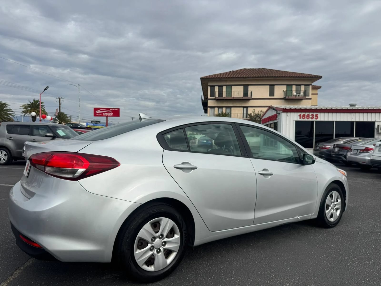 Used 2017 Kia Forte LX FWD image 10