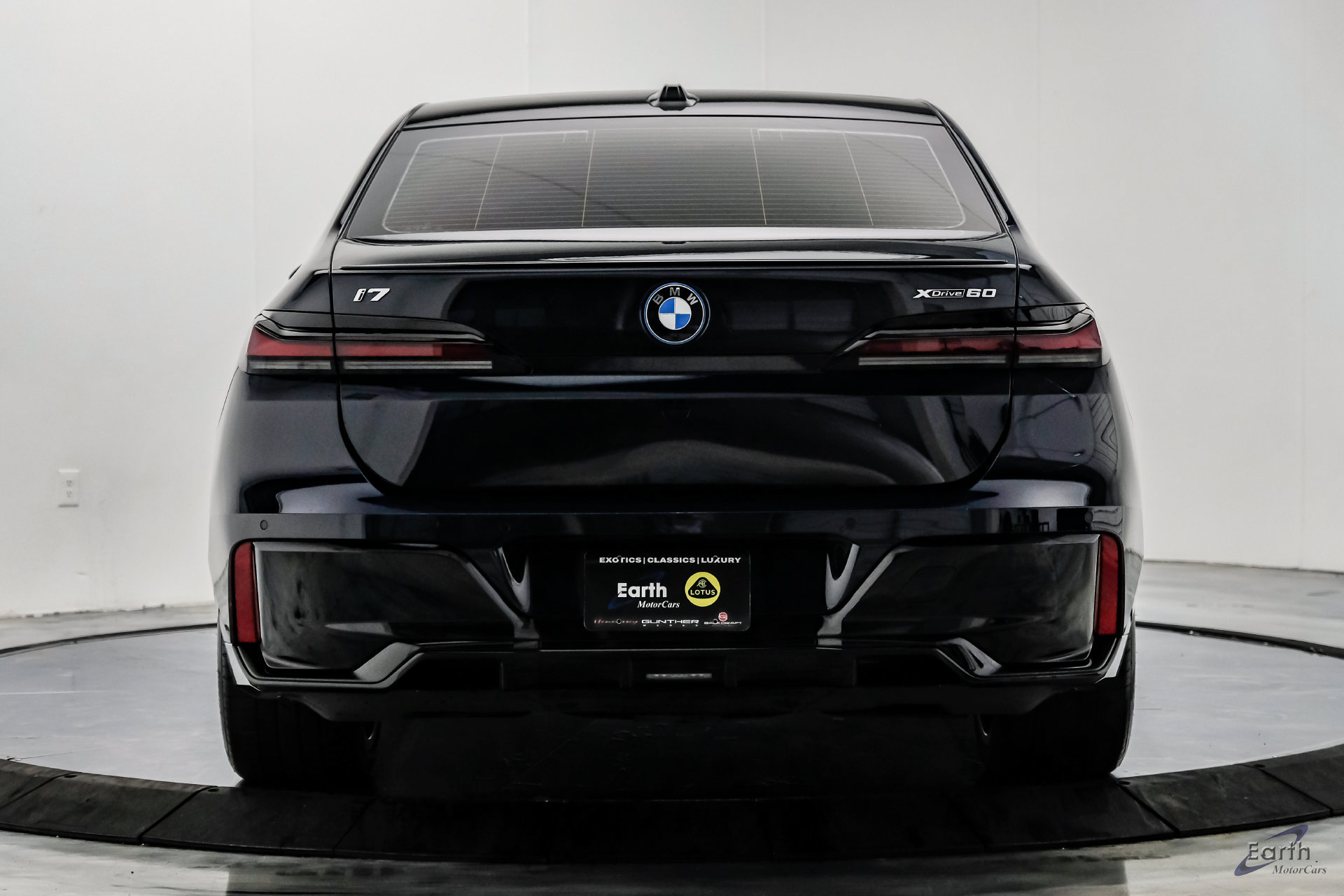 Used 2025 BMW i7 xDrive60 AWD/4WD image 12