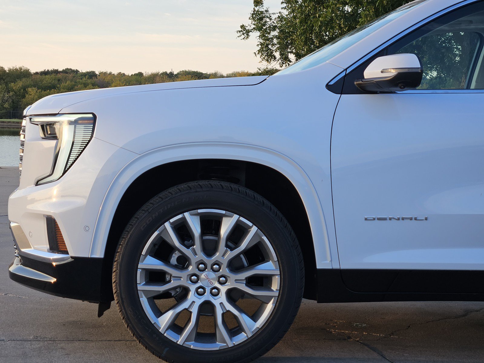 New 2027 GMC Acadia Denali FWD image 6