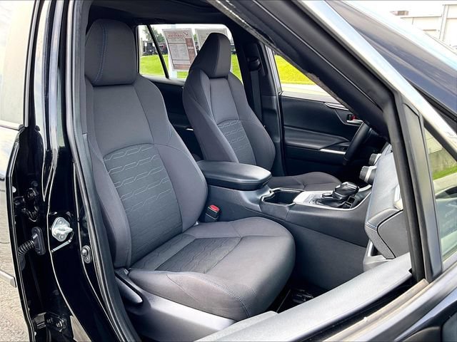 Used 2023 Toyota RAV4 SE w/ Convenience Package AWD/4WD image 11