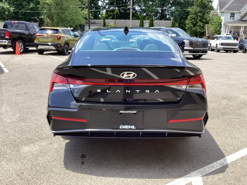 New 2026 Hyundai Elantra SEL Sport Premium FWD image 6