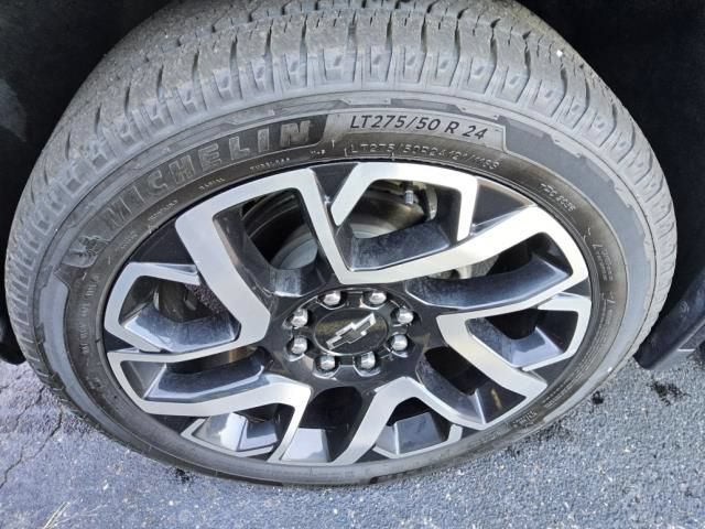 Used 2025 Chevrolet Silverado EV RST AWD/4WD image 11