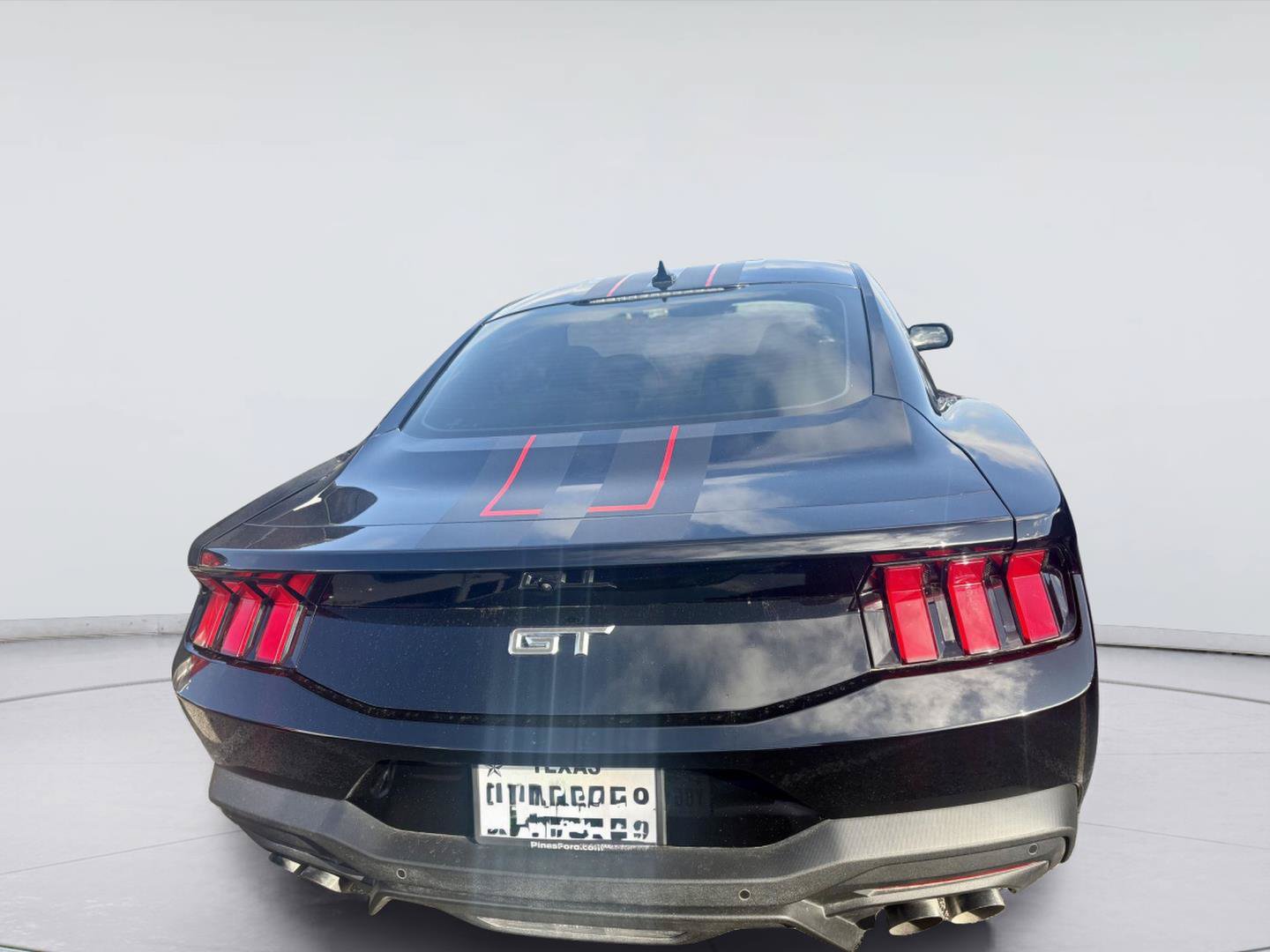 Used 2024 Ford Mustang GT RWD image 4