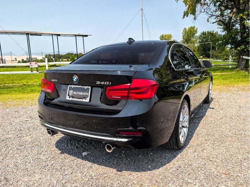 Used 2018 BMW 340i xDrive Sedan AWD/4WD image 5
