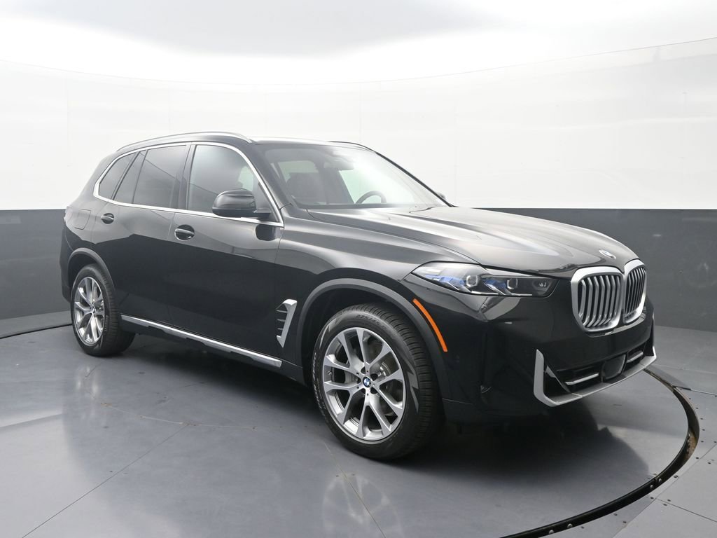 New 2026 BMW X5 xDrive40i w/ Premium Package image 3