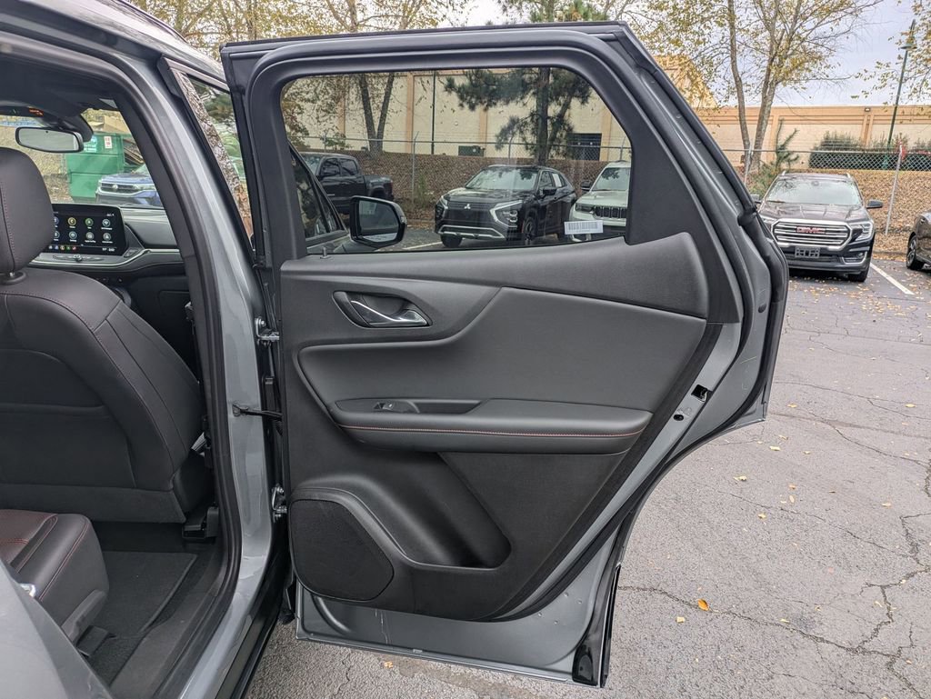 Used 2025 Chevrolet Blazer RS image 27