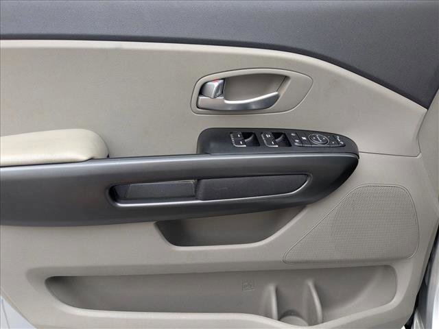 Used 2016 Kia Sedona LX w/ LX Convenience Package image 9