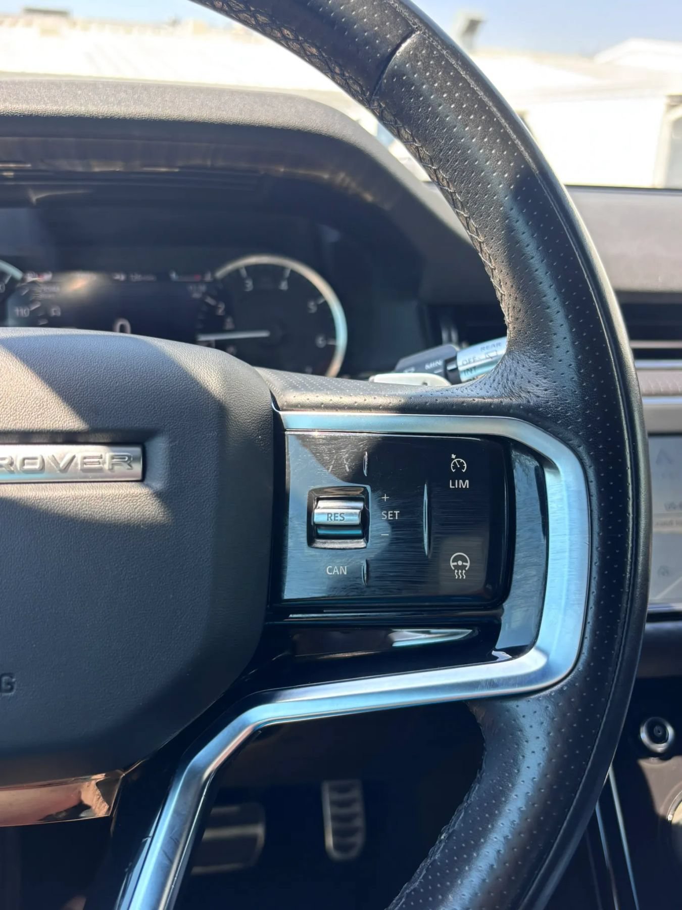 Used 2021 Land Rover Range Rover Evoque R-Dynamic S AWD/4WD image 9