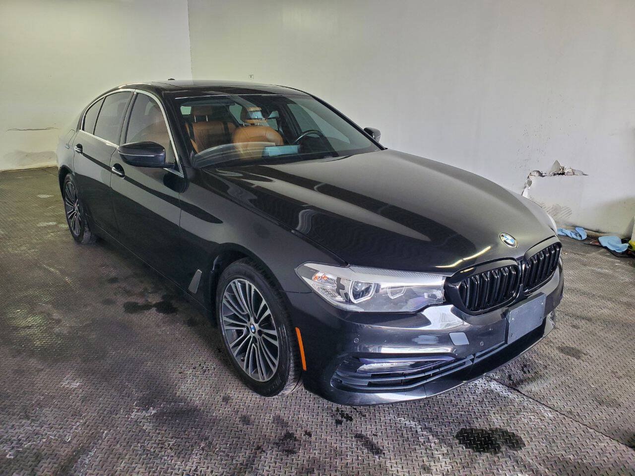 Used 2018 BMW 530i xDrive AWD/4WD image 3