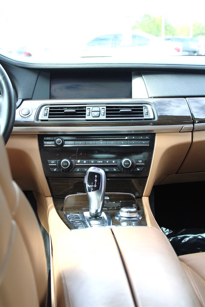 Used 2012 BMW 750Li xDrive AWD/4WD image 12