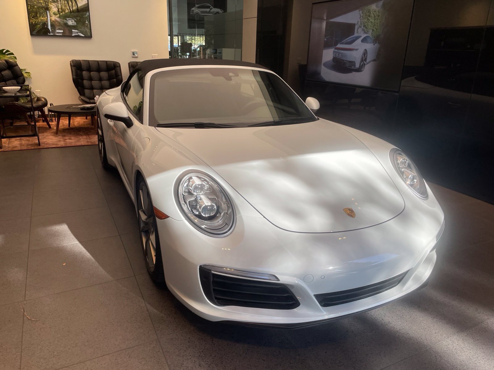 Used 2018 Porsche 911 Carrera RWD image 3