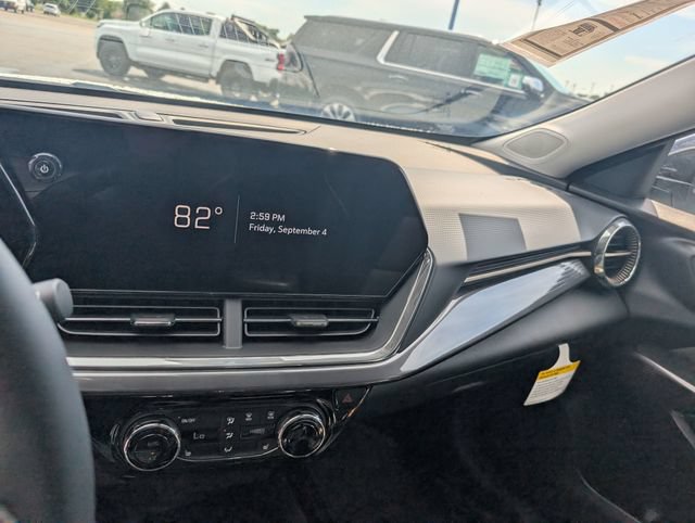 New 2026 Chevrolet Trax ACTIV w/ Sunroof Package FWD image 18