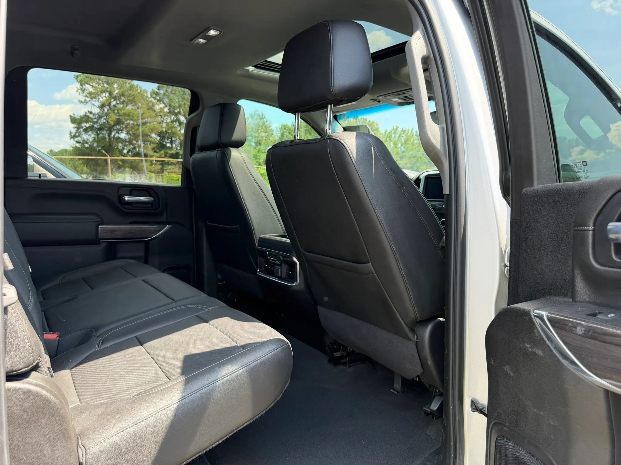 Used 2022 Chevrolet Silverado 2500 LTZ w/ LTZ Convenience Package AWD/4WD image 16