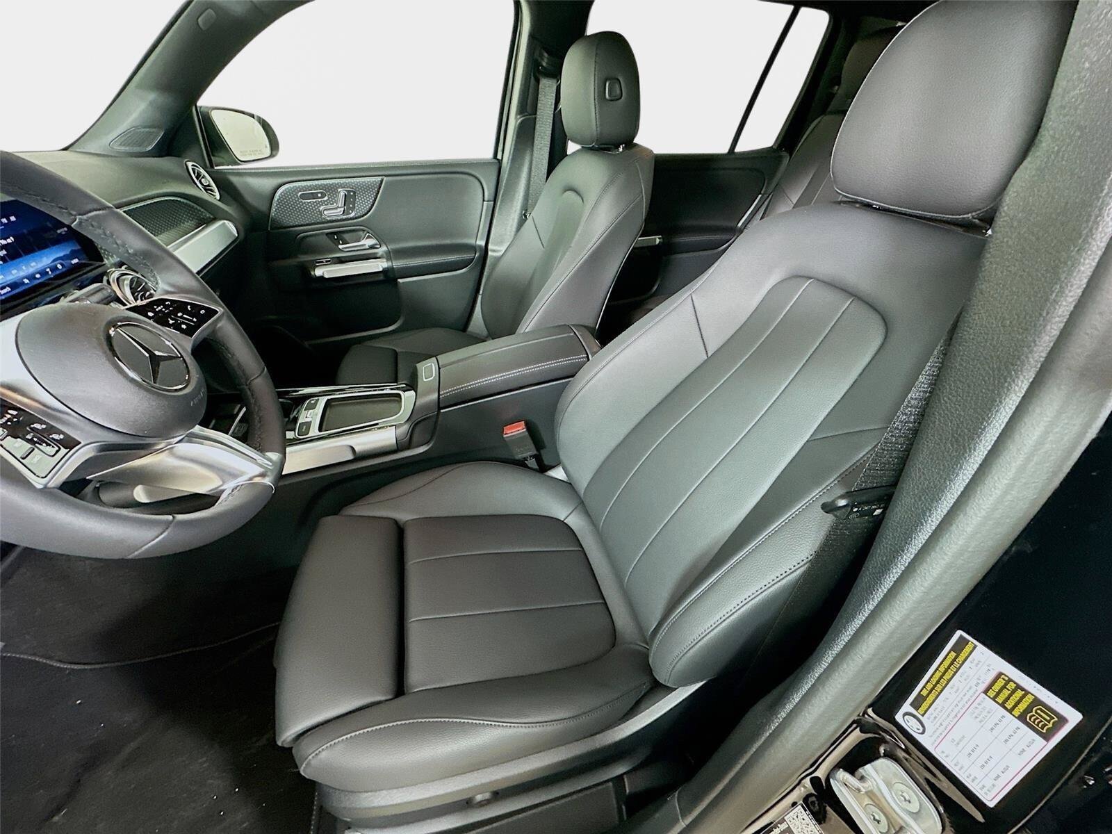 Used 2026 Mercedes-Benz GLB 250 4MATIC image 27