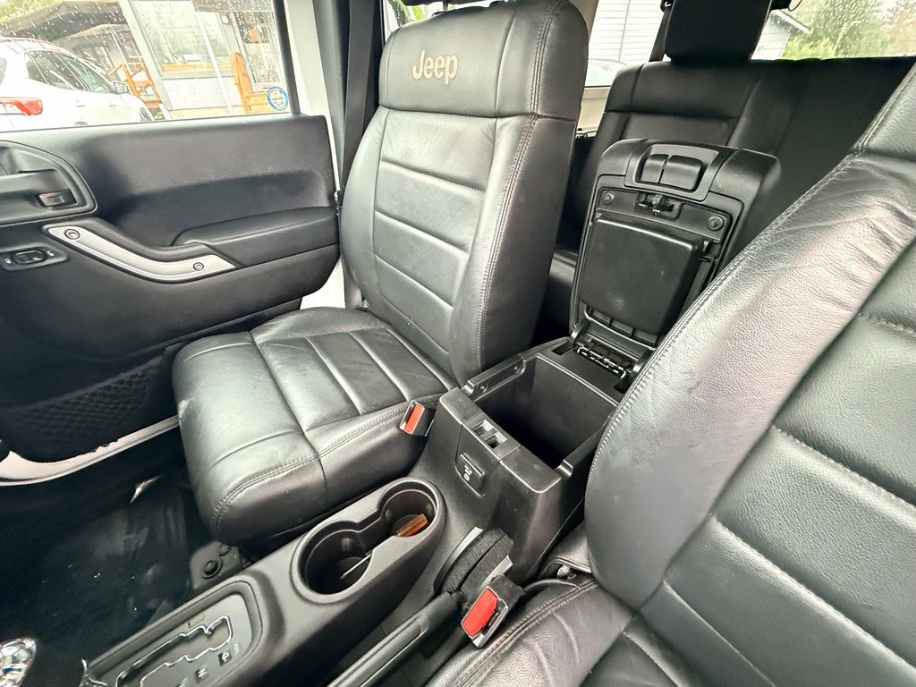 Used 2012 Jeep Wrangler Unlimited Sahara w/ Dual Top Group AWD/4WD image 23