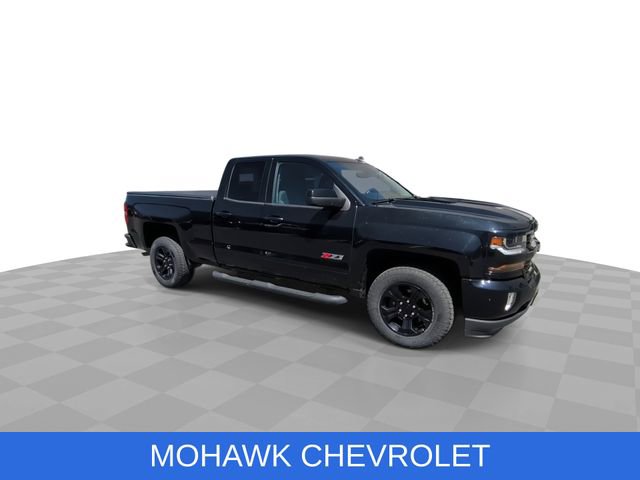 Used 2017 Chevrolet Silverado 1500 LT w/ Midnight Edition AWD/4WD image 2