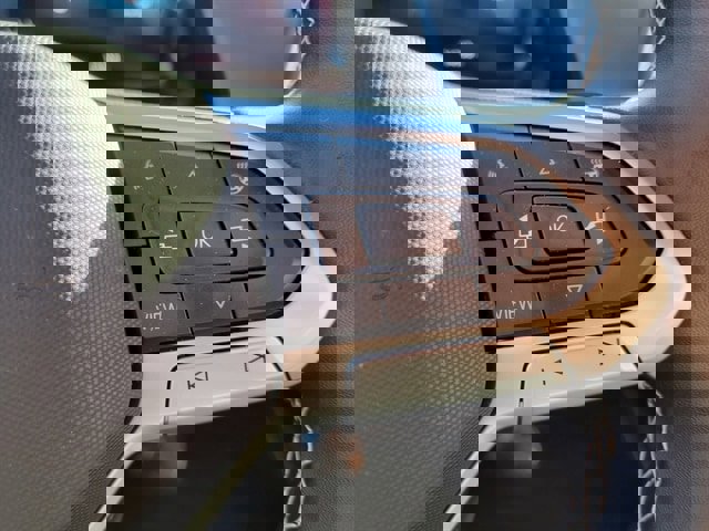 Used 2025 Volkswagen Atlas Cross Sport SE image 18