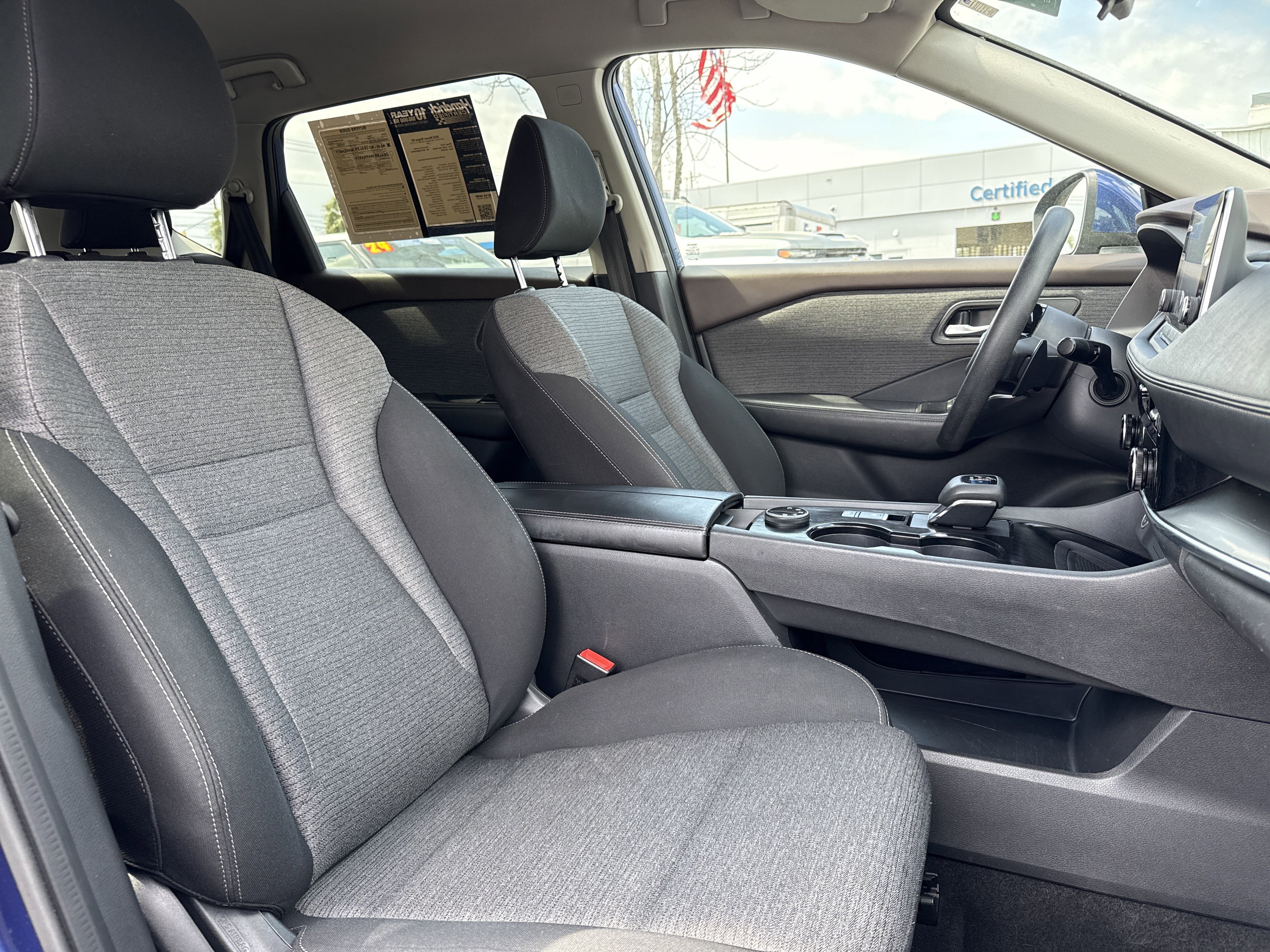 Used 2022 Nissan Rogue SV image 31