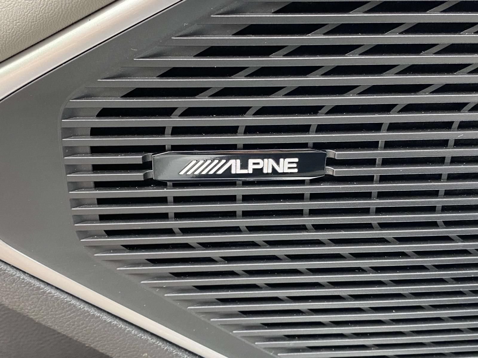 Used 2024 Jeep Wagoneer L Series II w/ Flexible Seating Group AWD/4WD image 19