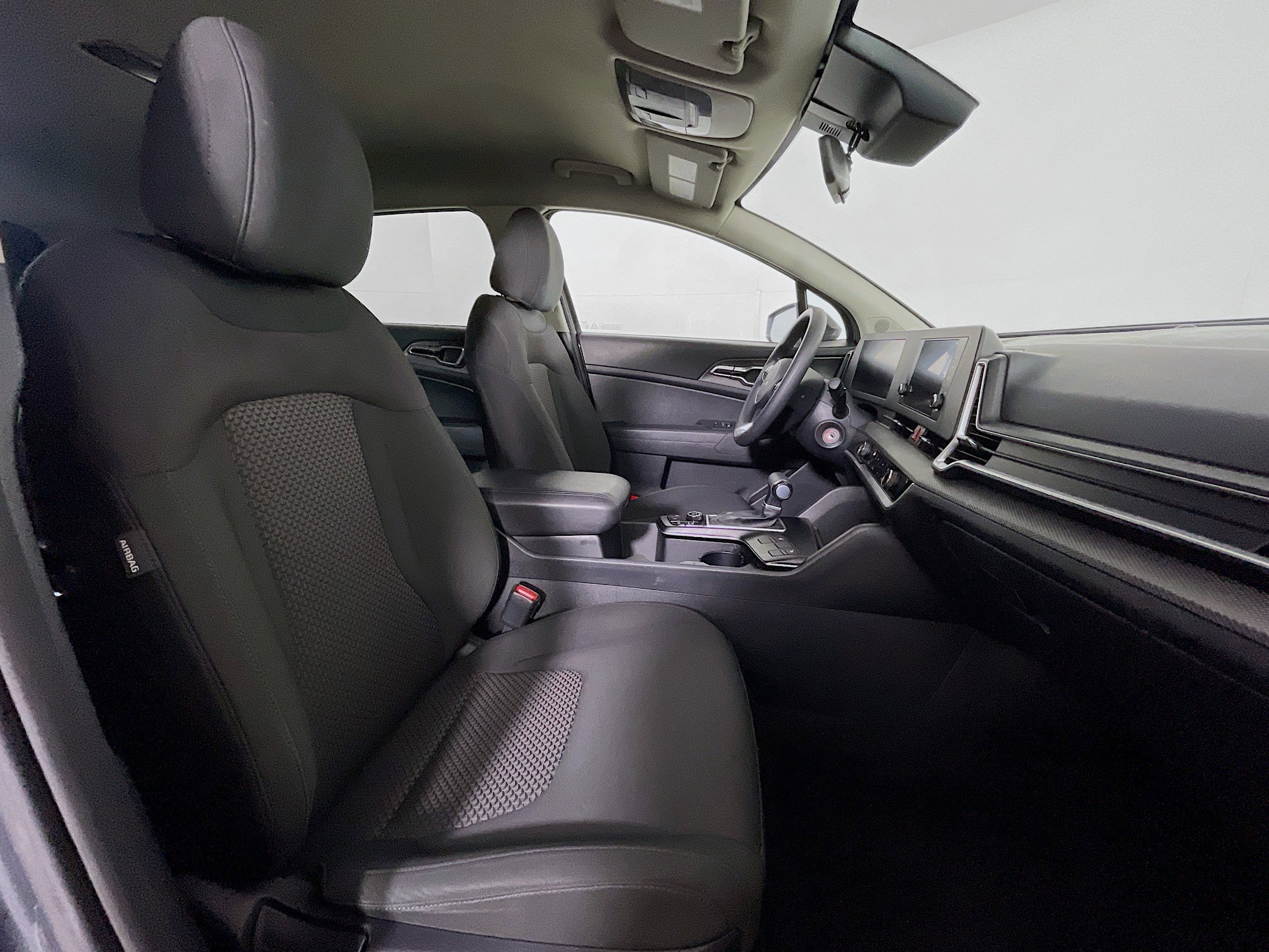 Used 2024 Kia Sportage LX image 29