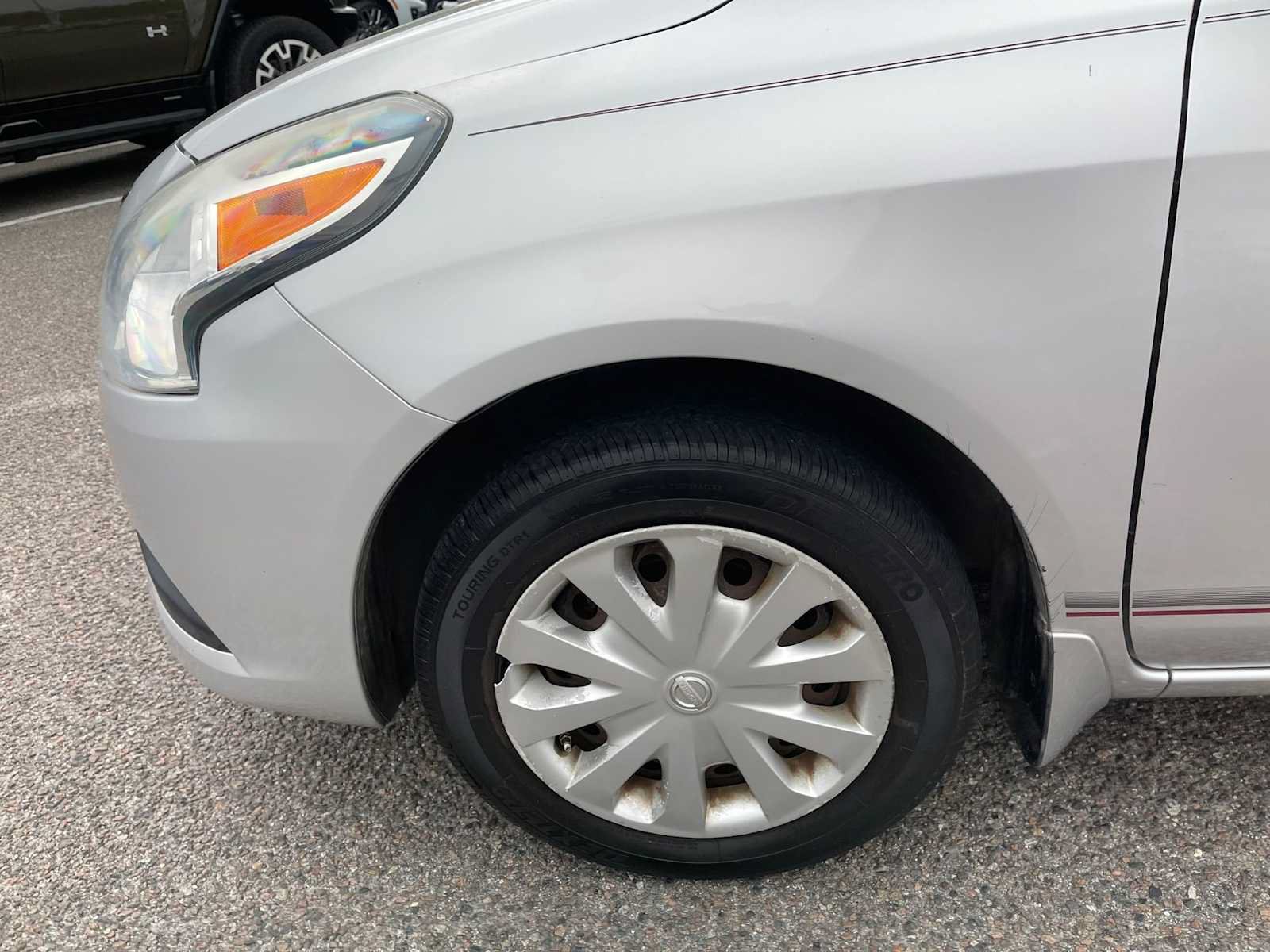 Used 2015 Nissan Versa S FWD image 9