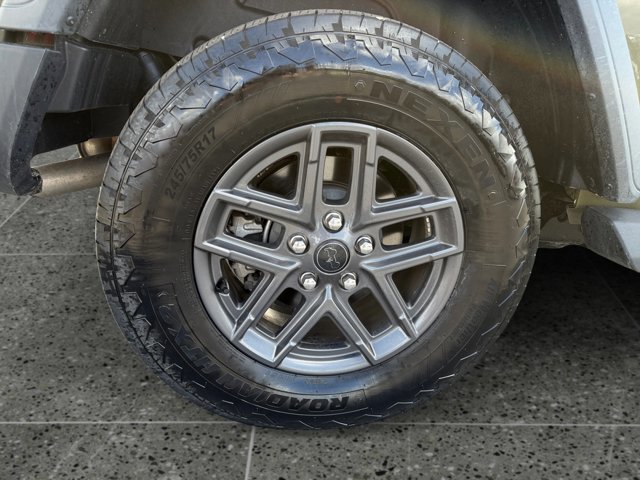 Used 2025 Jeep Wrangler Sport AWD/4WD image 11