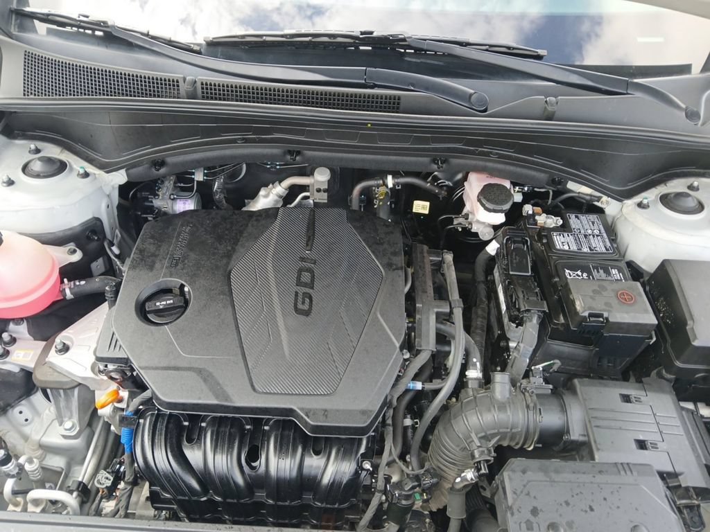 Used 2023 Hyundai Santa Fe SEL FWD image 9