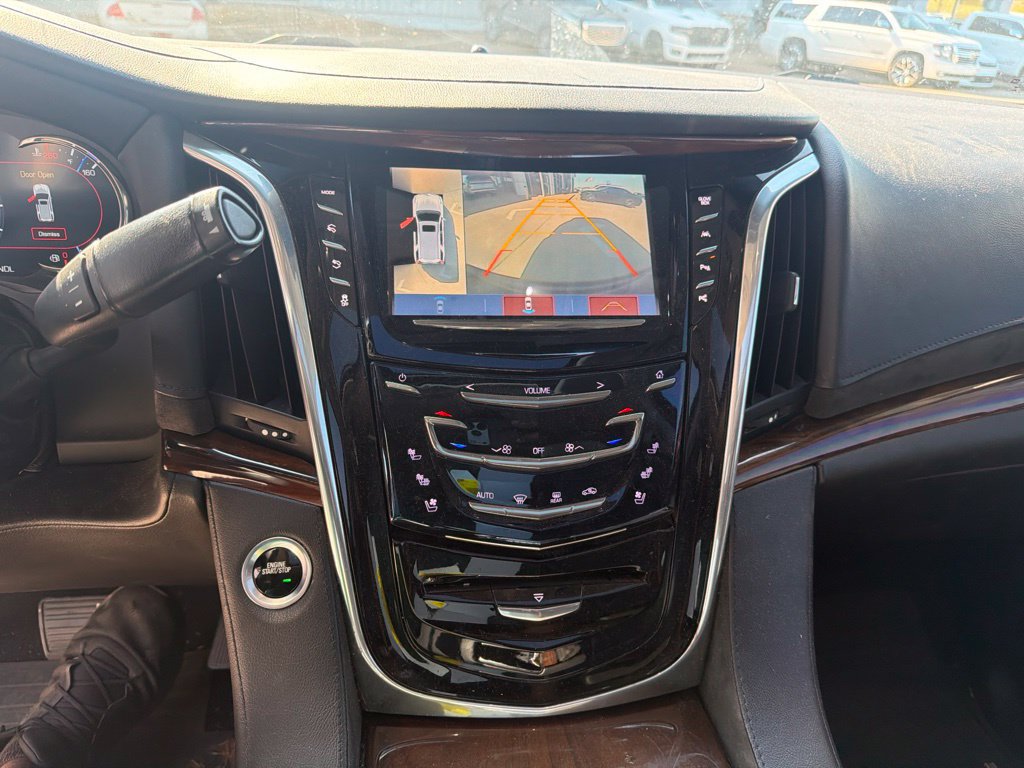 Used 2017 Cadillac Escalade ESV Premium Luxury AWD/4WD image 11