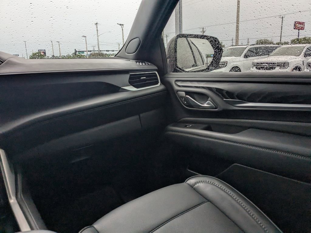 Used 2024 GMC Yukon Denali w/ Advanced Technology Package image 17