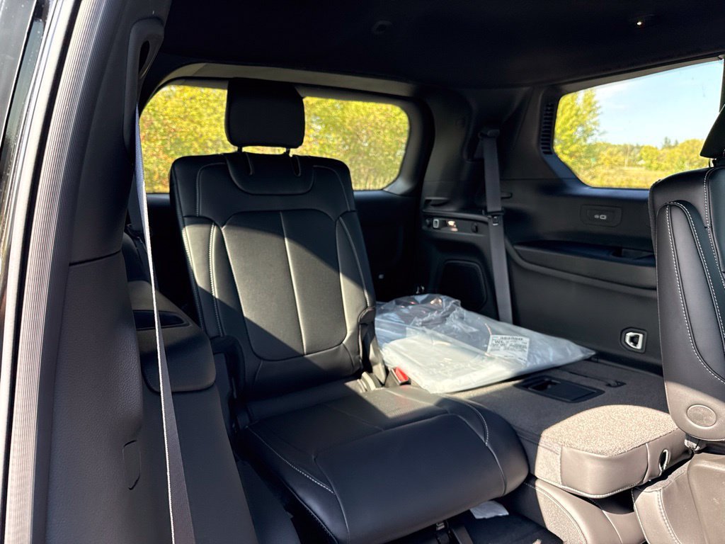 New 2027 Jeep Grand Cherokee L Limited AWD/4WD image 14