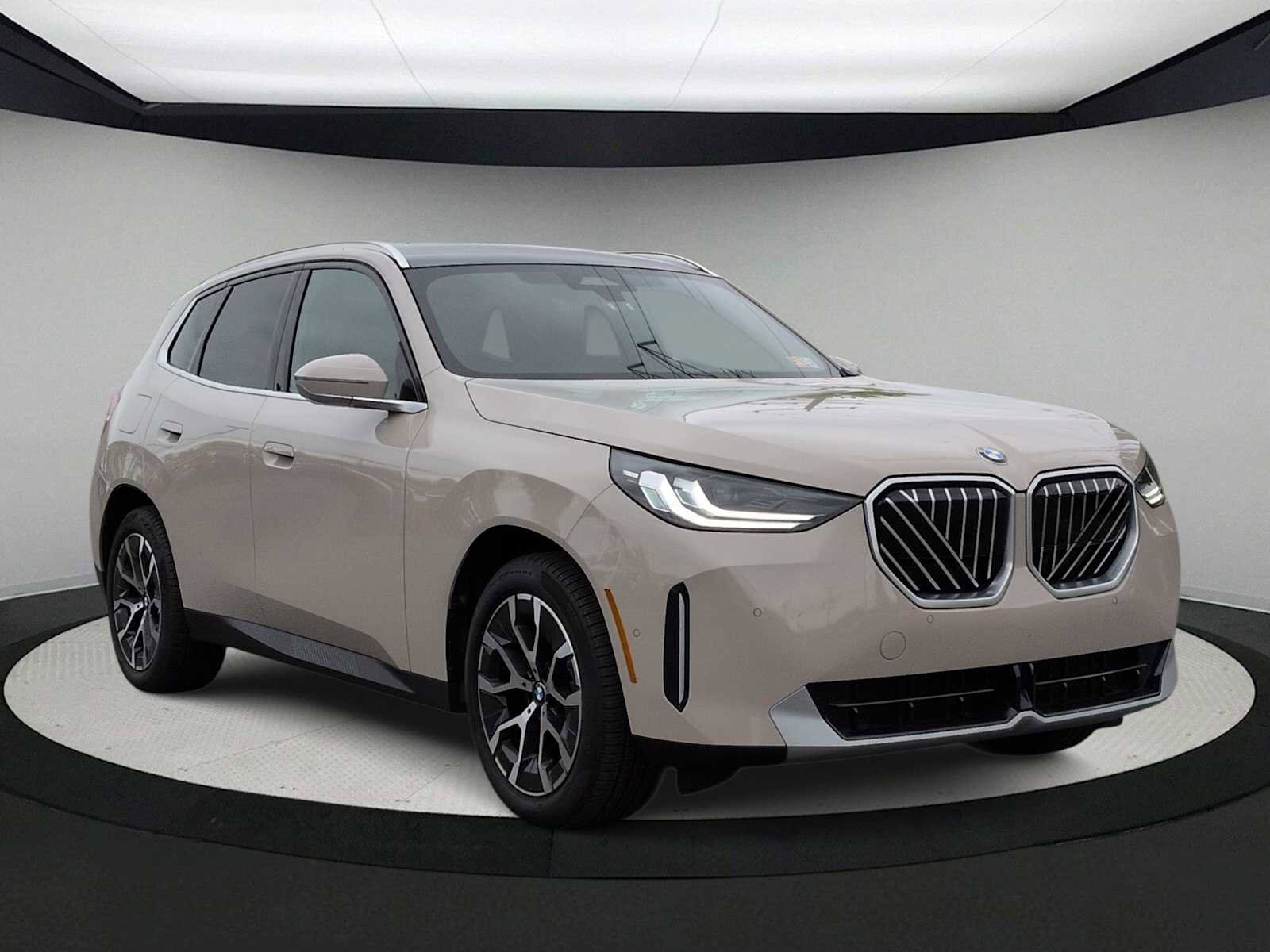 Used 2025 BMW X3 xDrive30i w/ Convenience Package AWD/4WD image 2