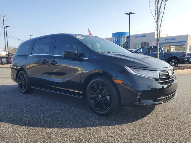 Used 2024 Honda Odyssey Sport image 3