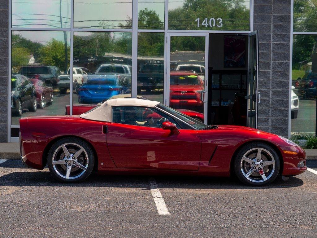 Used 2007 Chevrolet Corvette Convertible w/ Preferred Equipment Group RWD image 2