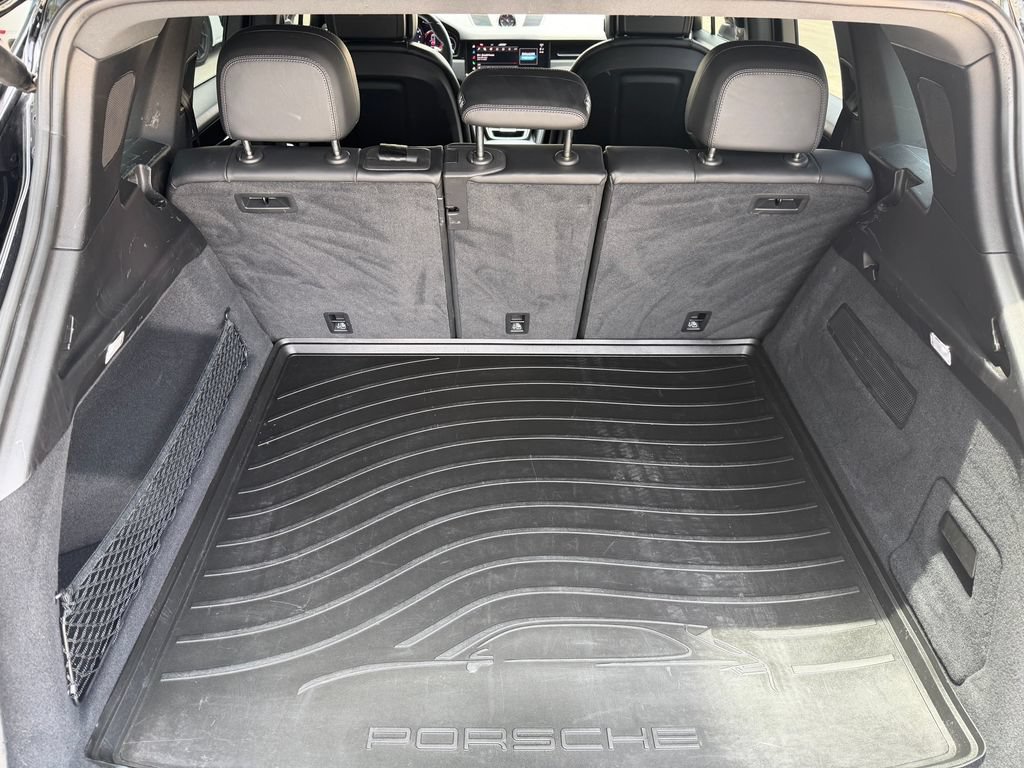 Certified 2023 Porsche Cayenne AWD/4WD image 37
