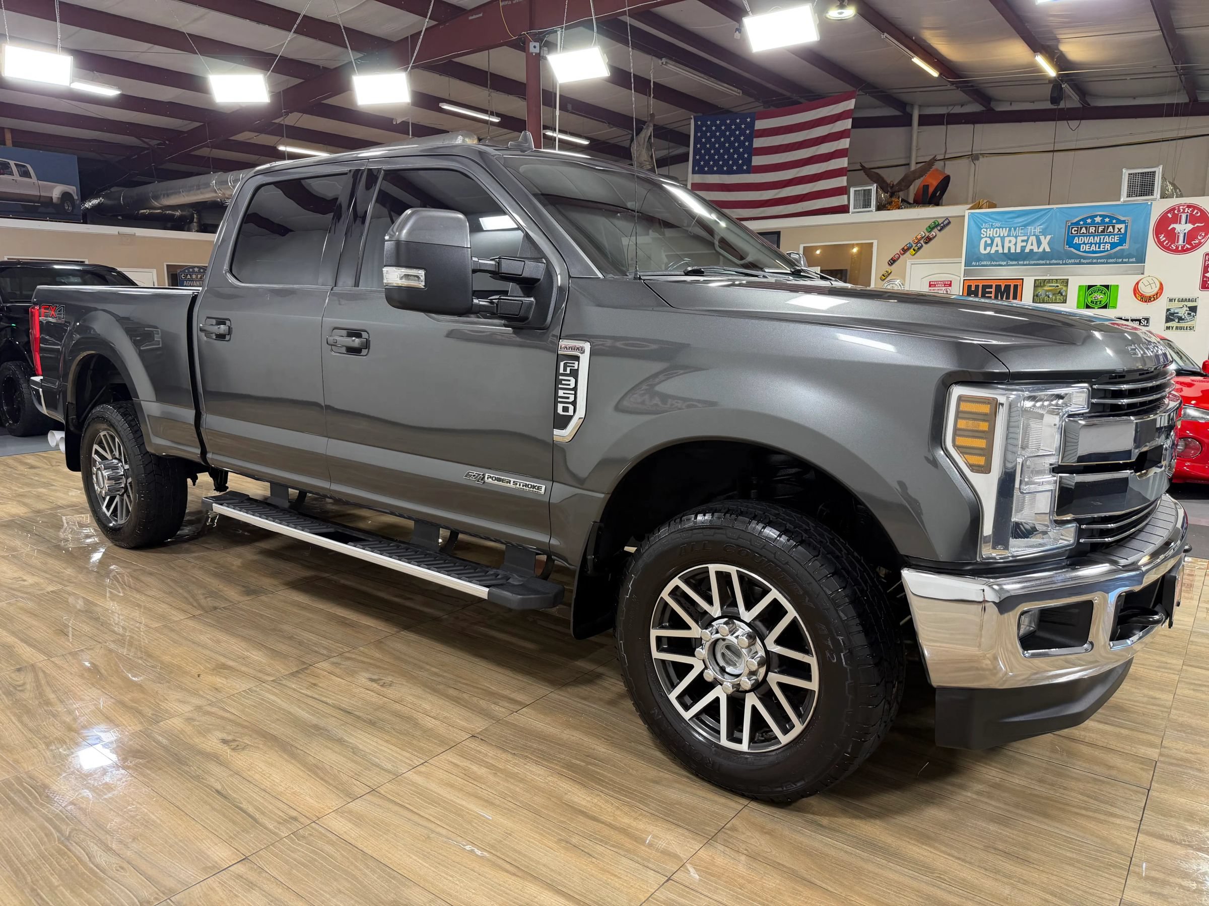 Used 2019 Ford F350 Lariat w/ Lariat Ultimate Package AWD/4WD image 3