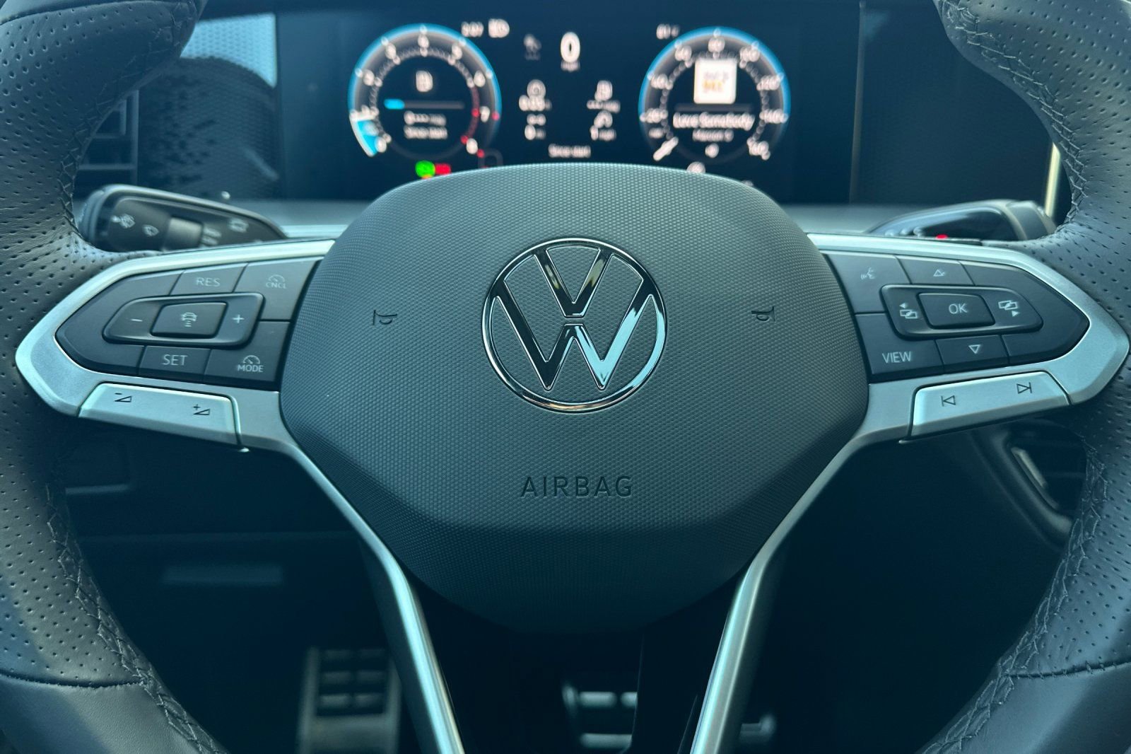 New 2026 Volkswagen Tiguan SE R-Line AWD/4WD image 21